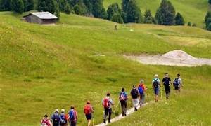 Passeggiata di gruppo dell'associazione